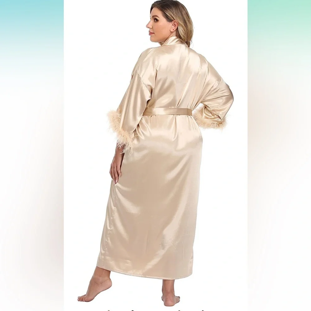 Elegant Cream Satin Robe with Feather Trim - Picture 5 of 6